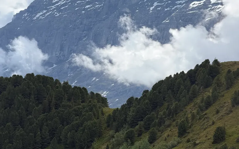 September in the Lauterbrunnen valley: golden season